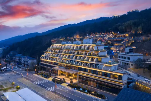 New Territories Four Seasons Healing Hot Spring Hotel - 4-Star