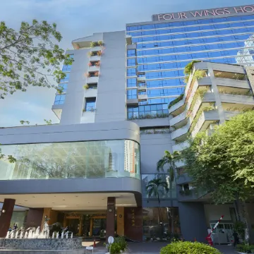 The Four Wings Hotel Bangkok Отели рядом с достопримечательностью «Торговый центр EmQuartier»