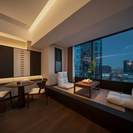 He · Linuo Urban Healing Hotel (Kunming Wanda Plaza)