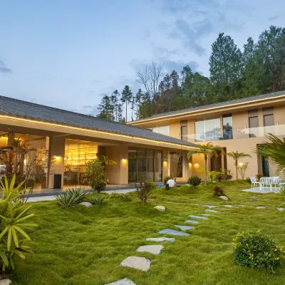 Qianmu Homestay Hotels near Savage Valley