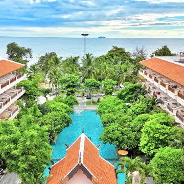 Avalon Beach Resort Pattaya Отели рядом с достопримечательностью «Парк Паттайя»