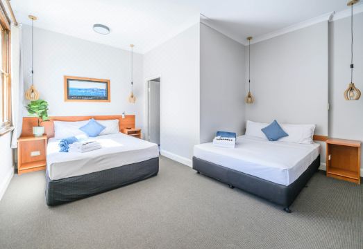 허츠빌 리츠 호텔 위치 전경