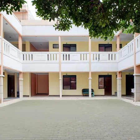 Hotel O Griya Cewang Syariah Hotels in Jatisampurna