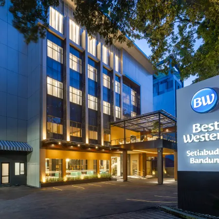 Best Western Setiabudhi Bandung Отели рядом с достопримечательностью «Парк развлечений Dago Dreampark»