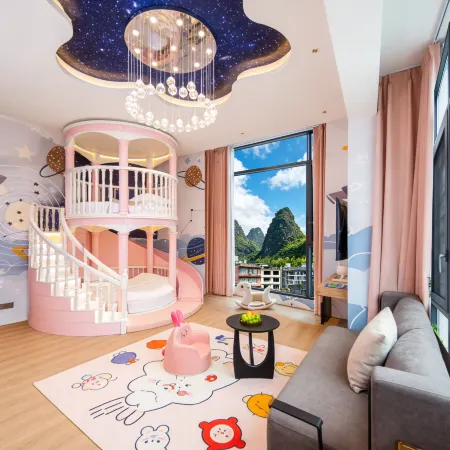 Sweetheart Family Resort Hotel (Yangshuo West Street Shili Gallery)