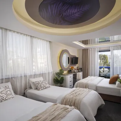 İS HOTEL Отели рядом с достопримечательностью «Эски Лара»