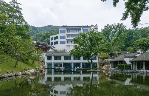 Hefei Lujiang Chunian Cultural Resort Hotel