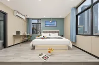 Yunya Boutique Stay (Foshan Shunde Fisherman's Wharf) - Balkoner