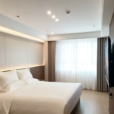 Redwood Hotel