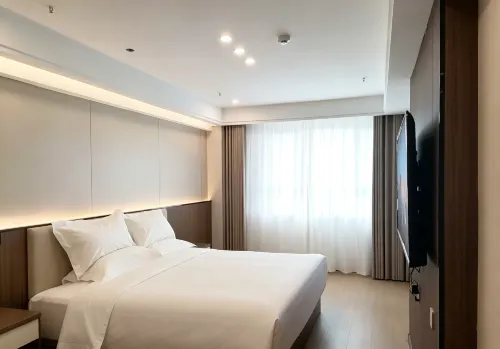 Redwood Hotel