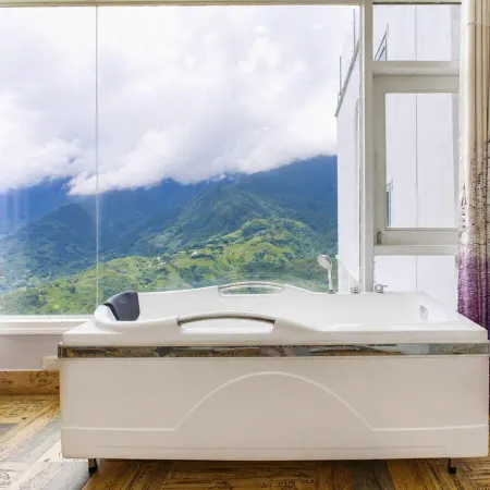 Terravia Hotel Sapa Mountain View