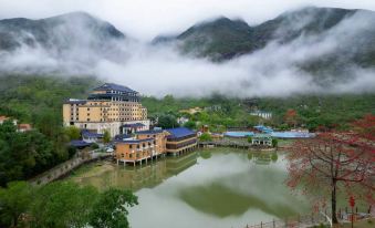 Lotus Mountain Hot Spring Resort
