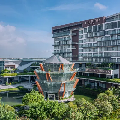 The Reed Hotel Hotels near Quảng trường Đinh Tiên Hoàng