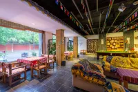 Floral Hotel · Manchengyaju Guesthouse (Qufu Sankong Scenic Area) Hotels near Shengfu Gate