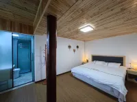 A wooden house Hotel dekat Wangqinggu Scenic Area