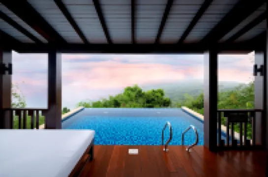 Yalong Bay Earthly Paradise Birds Nest Resort