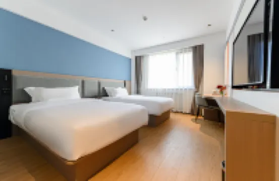 Qingdao Shiguang Hotel (May Fourth Square Ningxia Road Subway Station)