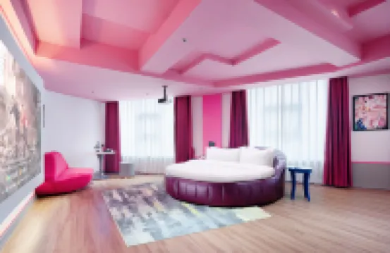 Manhattan International Hotel Hotels near Lion Rock Park