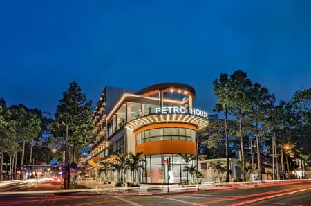 Petro House Vung Tau (Block A) Отели рядом с достопримечательностью «парадный пляж»