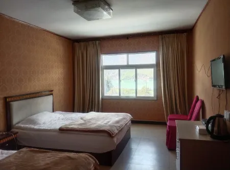 Qihu Hotel Отели рядом с достопримечательностью «Ranwu Lake International Self-Driving Campground»