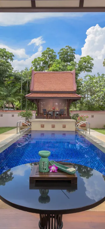 วิลล่าสระว่ายน้ำลายเซ็นเจอร์