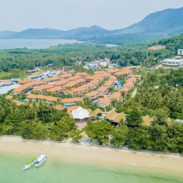 Blue Bay Resort - Access to Pool and Beach-Phuket & Krabi