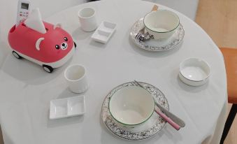 Ronghai Homestay (Ningbo ten thousand beach shop)