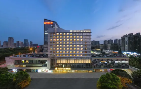 合肥政務中心天鵝湖萬達廣場錦江都城飯店 大玩家超樂場(天鵝湖萬達店)附近的飯店