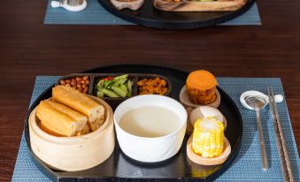 Xishuangbanna Jinghong Jimu River View Hotel (Gaozhuang Xishuangjing Starlight Night Market)