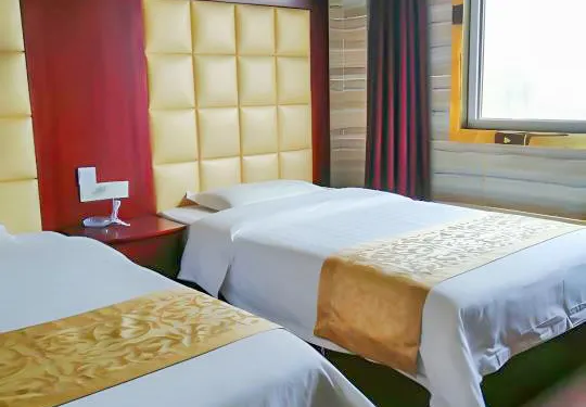 威遠建豪商務會所（威遠連界汽車站店）