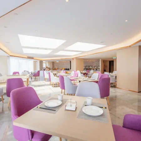 Lavande Hotel (Beihai Hepu High-speed Railway Station Haisi Shougang Branch)