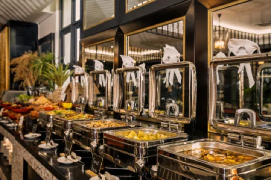 Sanouva Danang Hotel - Daily Afternoon Tea Inclusive Отели рядом с достопримечательностью «Da Nang Museum»