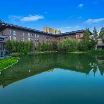 Cloud Hotel & Resort