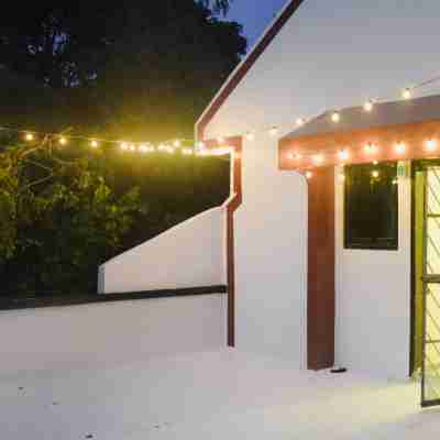 Gabz'k Travellers Inn Hotel Exterior