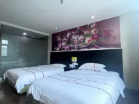 City Home Chain Hotel (Heyuan, Asia's highest fountain)