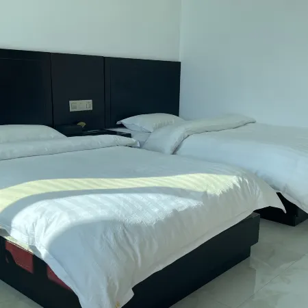 Lüli Homestay (Baoshan Baihualing)