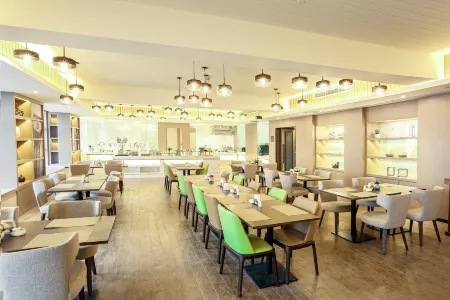 Rezen Hotel (Chengdu Shuangliu Airport Wuhou Avenue) Отели рядом с достопримечательностью «Shuangliu Center Park»