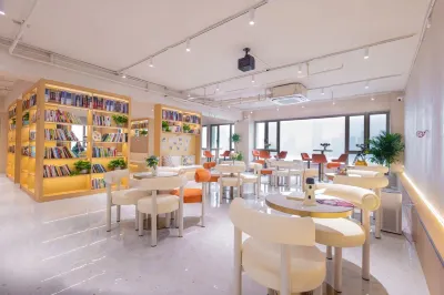 Luojia Youth Hotel (Wuhan Hankou Jiangtan Branch)