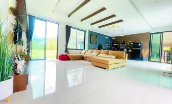 Spacious Private Villa Modern Style Near Beach