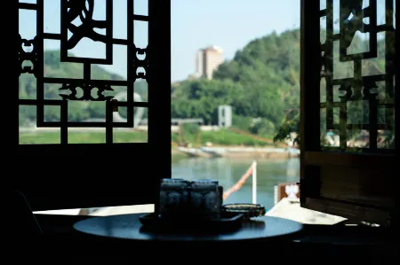 Leshan dream building Xiaoju boutique B & B