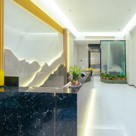 Spring Rain Hotel (Fuyang East High-speed Railway Station)