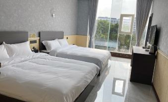 Zizhong Tianlun Hotel