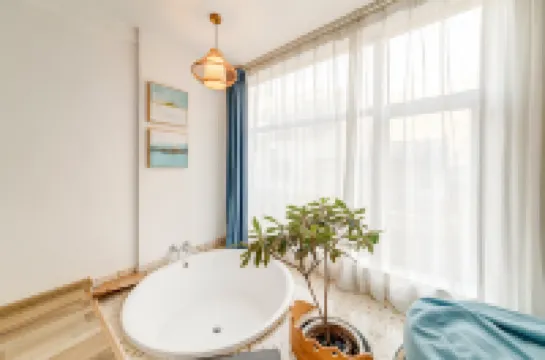 Floral Hotel·No.76 Designer Boutique Hotel (Huimin Street Branch, Zhonglou Subway Station, Xi'an)