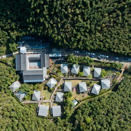 Qianna Guanshan Hot Spring Resort Hotel