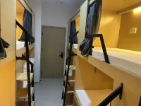 Dreamer Dreamer Hostel (Zhenjiang Railway Station)