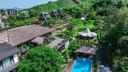 Anji Muyuan Mountain Villa Swimming Pool Coffee Family Vacation Stay Отели рядом с достопримечательностью «Zhejiang Institute of Technology (Anji Campus)»