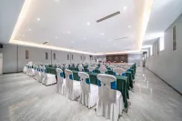Yunying E-Sports Hotel (Xinye Bus Station) Hotels in Xinye