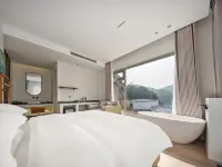 Moganshan High Mountain Forest Adventure Park · Xuan Yong Shilily Hotel