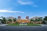 Xinjiang Plaza Holiday Hotel Hotels near مطار سانيا فينيكس الدولي