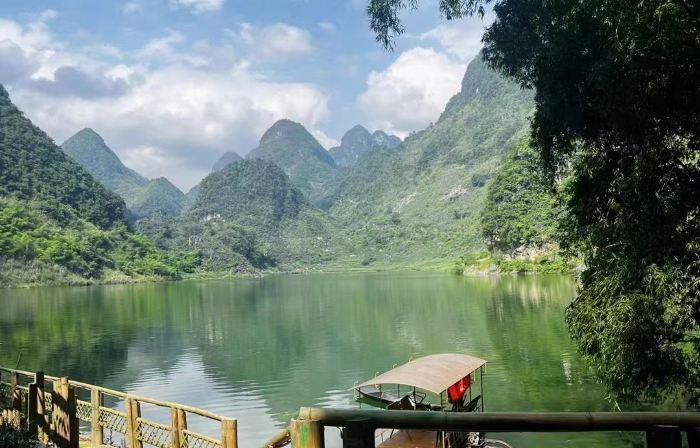 Lakeside Homestay